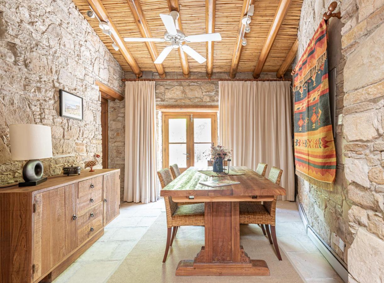 Ferienhaus The Carob Tree - Rustic Luxury With Access To Pool And Restaurant Larnaka