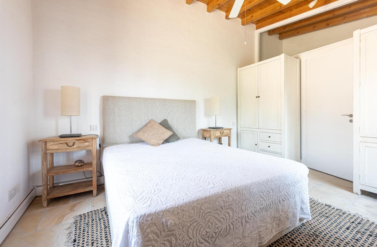 Ferienhaus The Carob Tree - Rustic Luxury With Access To Pool And Restaurant Larnaka