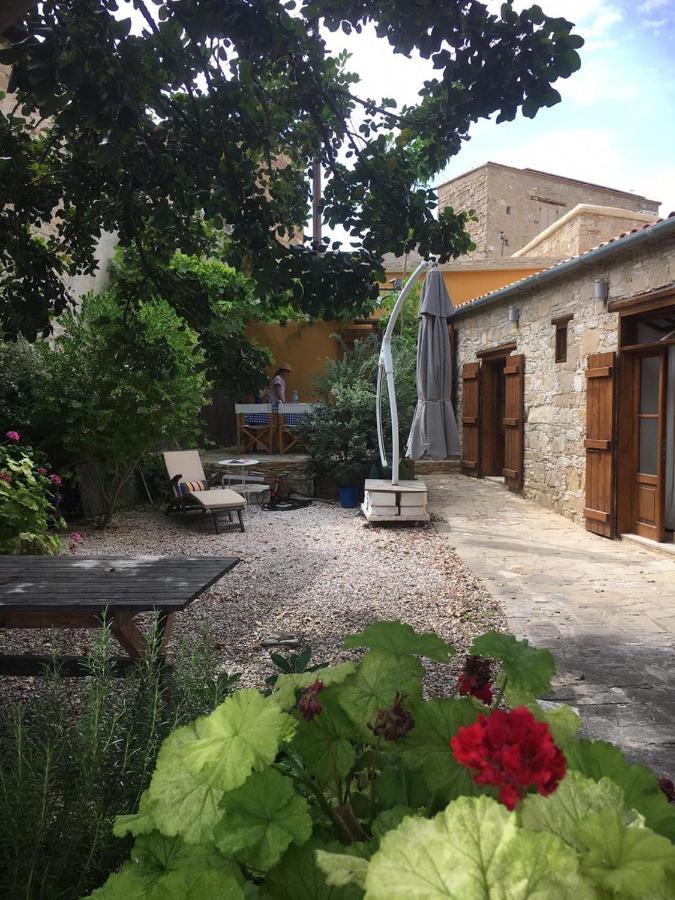 The Carob Tree - Rustic Luxury With Access To Pool And Restaurant Larnaka